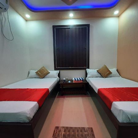 Hotel Shakuntla Palace - 400 Meters Away From Vishnu Pad Temple 7 Mins Walk Gaya Esterno foto