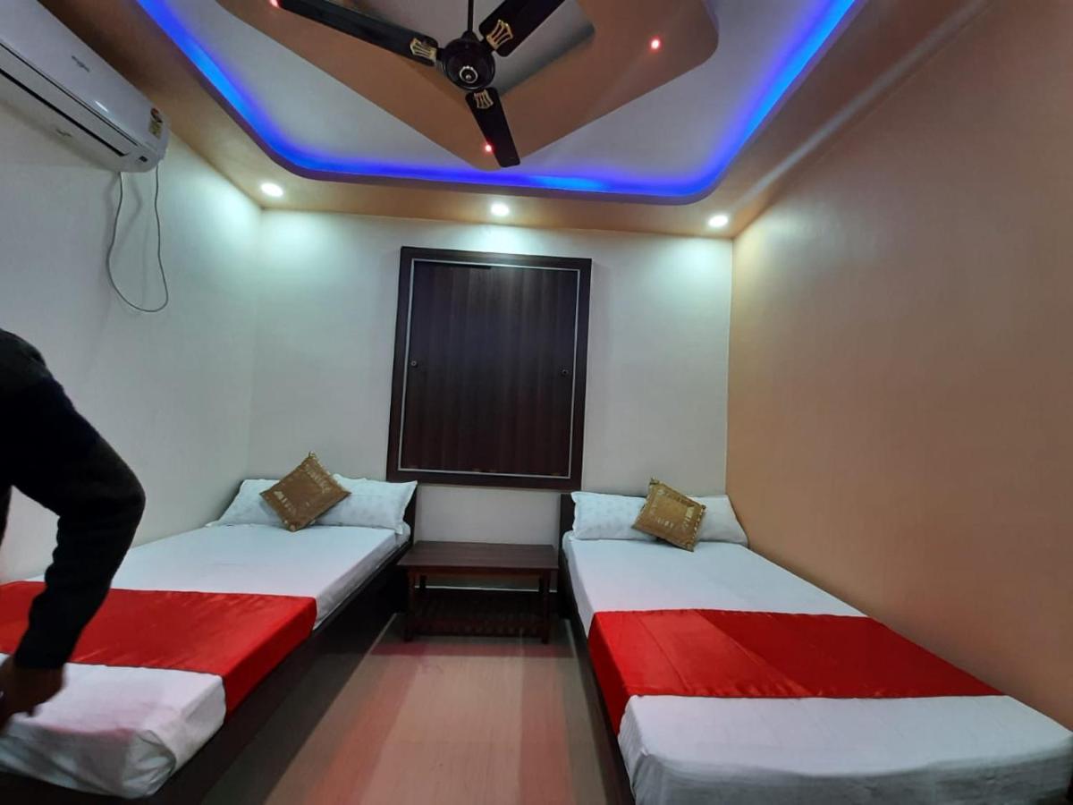 Hotel Shakuntla Palace - 400 Meters Away From Vishnu Pad Temple 7 Mins Walk Gaya Esterno foto