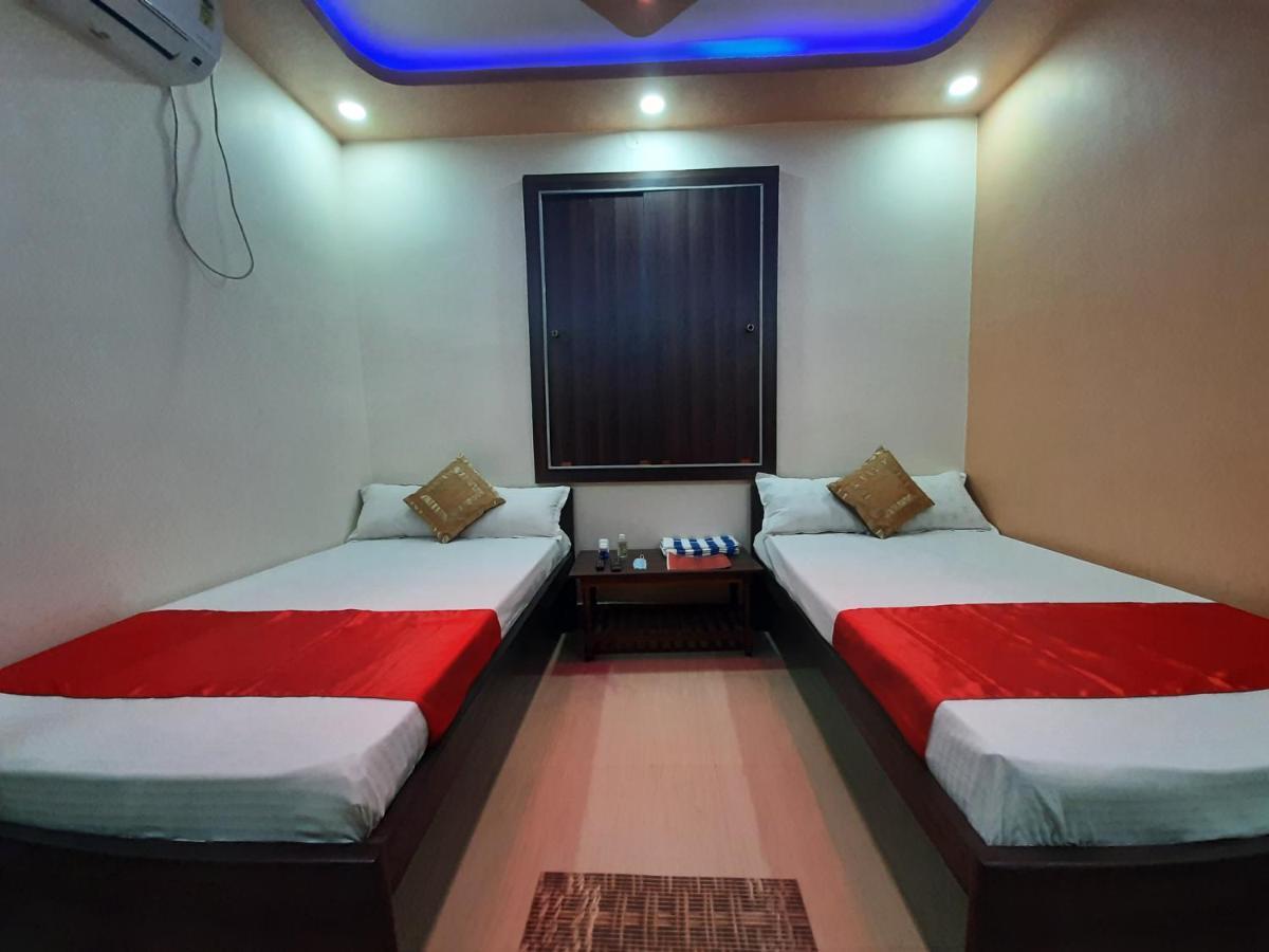 Hotel Shakuntla Palace - 400 Meters Away From Vishnu Pad Temple 7 Mins Walk Gaya Esterno foto