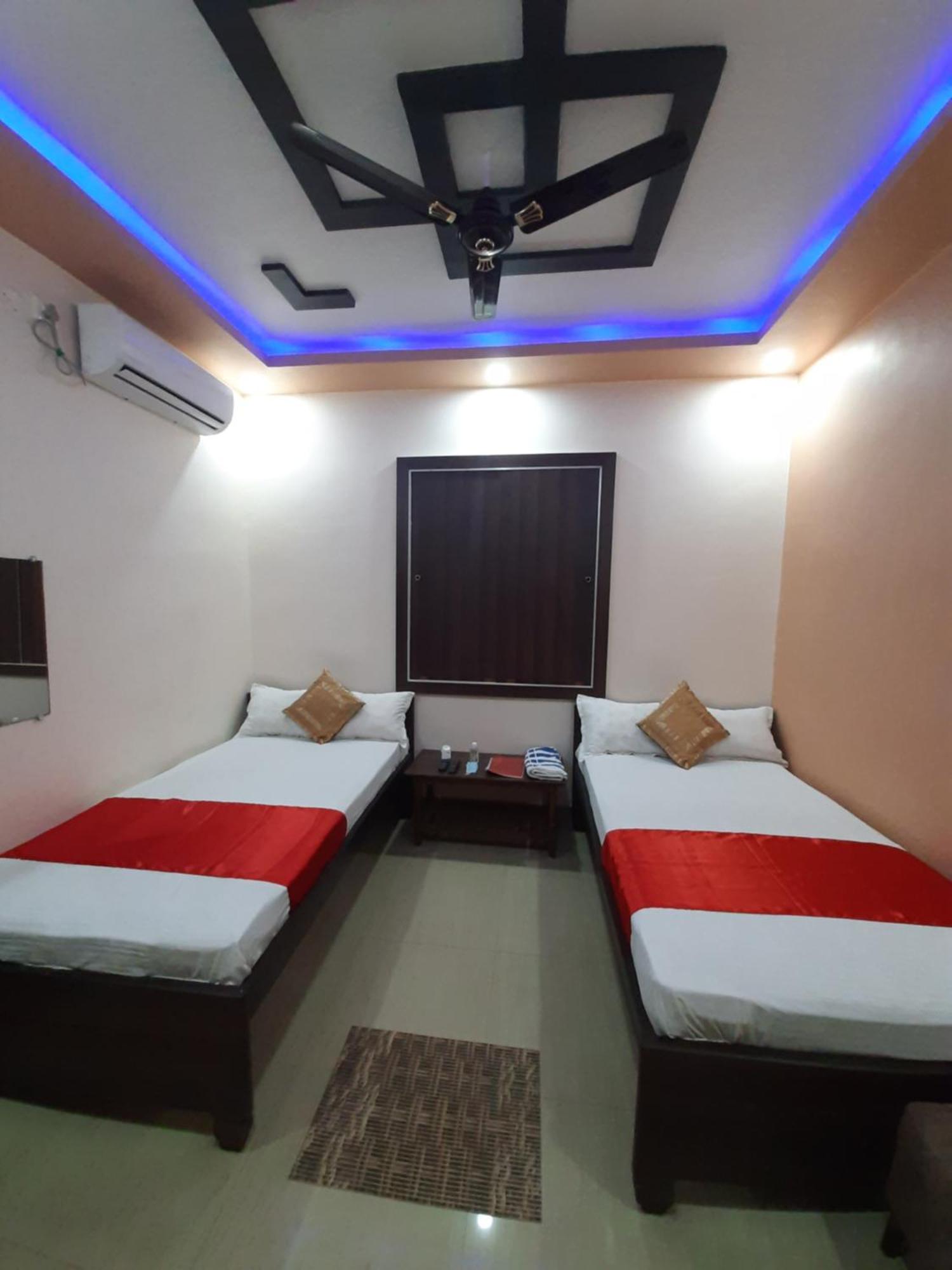 Hotel Shakuntla Palace - 400 Meters Away From Vishnu Pad Temple 7 Mins Walk Gaya Esterno foto