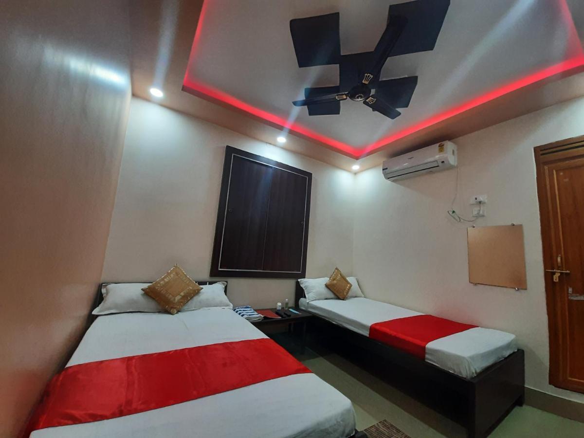Hotel Shakuntla Palace - 400 Meters Away From Vishnu Pad Temple 7 Mins Walk Gaya Esterno foto