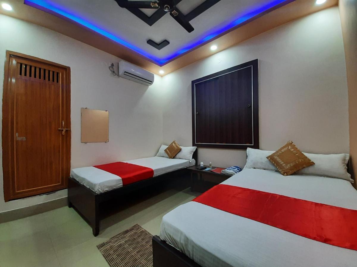 Hotel Shakuntla Palace - 400 Meters Away From Vishnu Pad Temple 7 Mins Walk Gaya Esterno foto