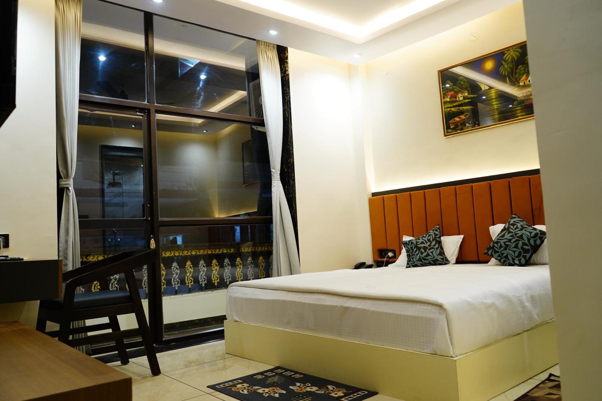 Hotel Shakuntla Palace - 400 Meters Away From Vishnu Pad Temple 7 Mins Walk Gaya Esterno foto
