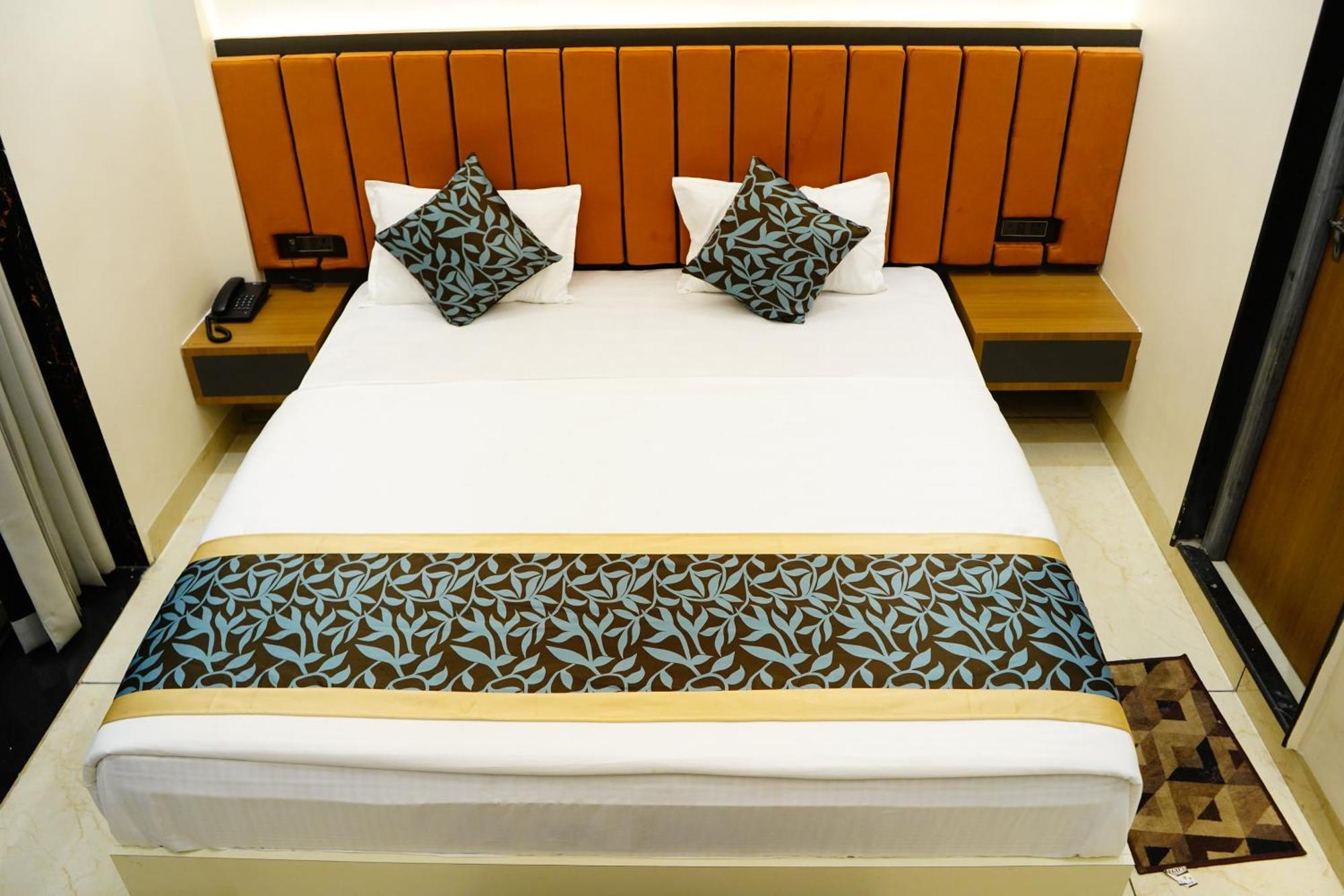 Hotel Shakuntla Palace - 400 Meters Away From Vishnu Pad Temple 7 Mins Walk Gaya Esterno foto