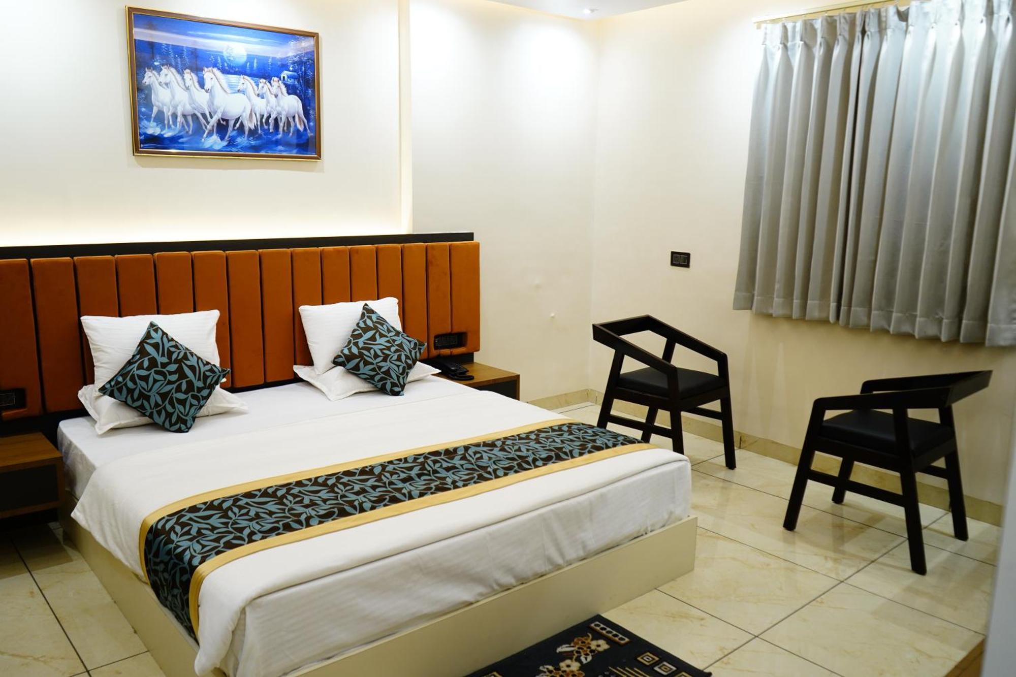 Hotel Shakuntla Palace - 400 Meters Away From Vishnu Pad Temple 7 Mins Walk Gaya Esterno foto