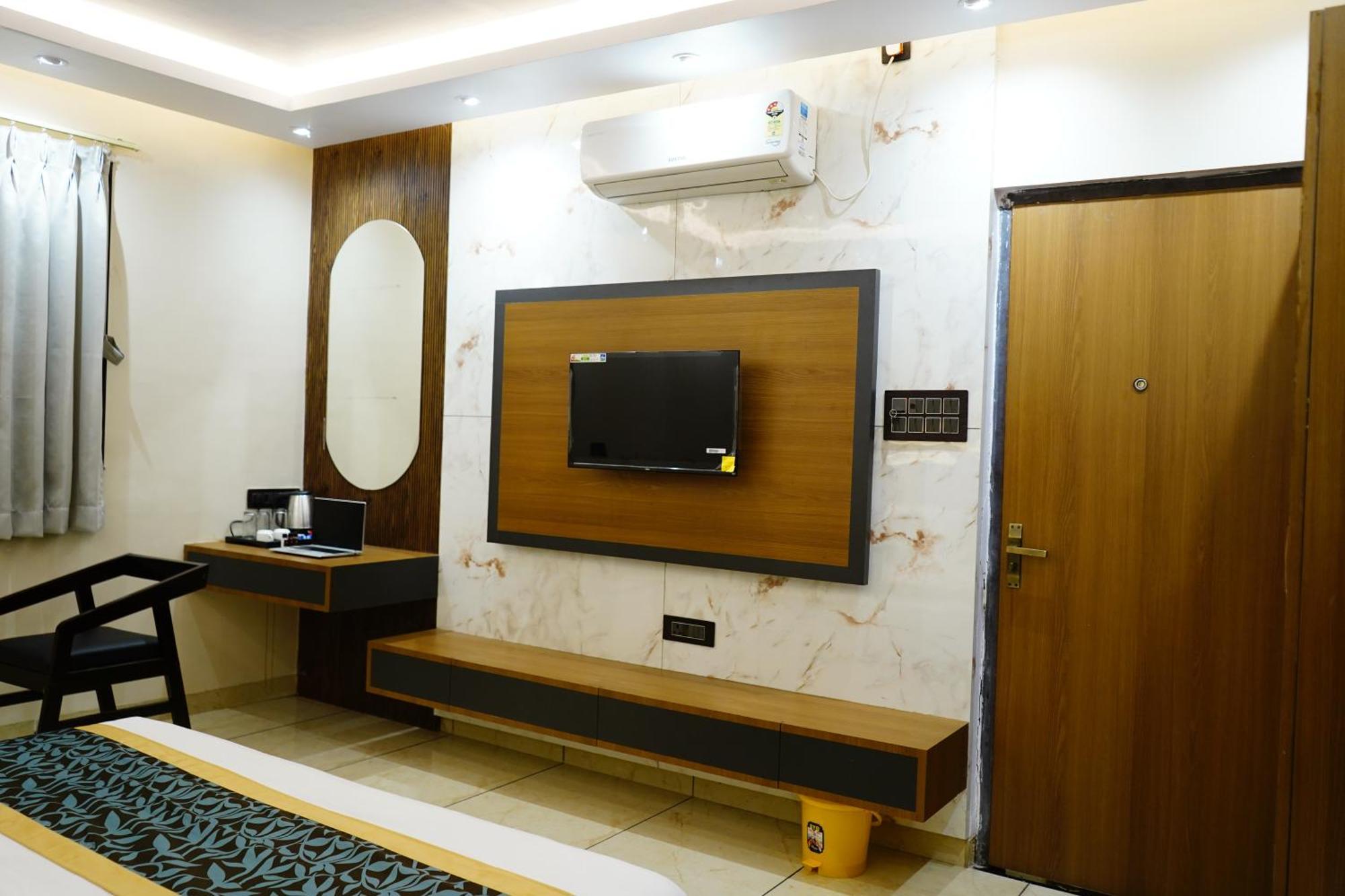Hotel Shakuntla Palace - 400 Meters Away From Vishnu Pad Temple 7 Mins Walk Gaya Esterno foto