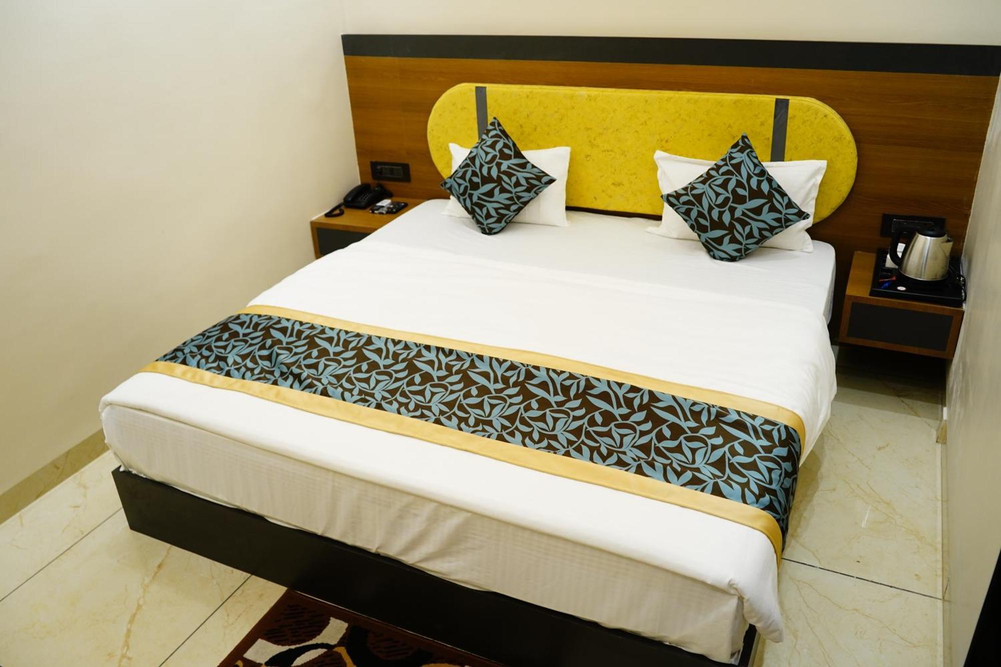 Hotel Shakuntla Palace - 400 Meters Away From Vishnu Pad Temple 7 Mins Walk Gaya Esterno foto