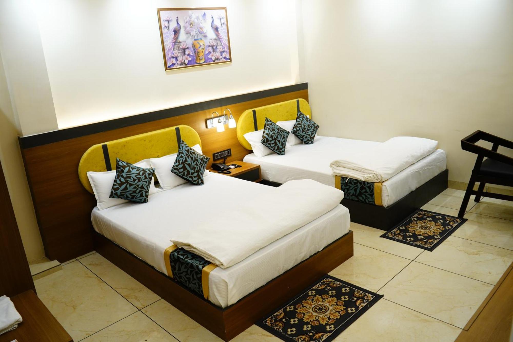 Hotel Shakuntla Palace - 400 Meters Away From Vishnu Pad Temple 7 Mins Walk Gaya Esterno foto