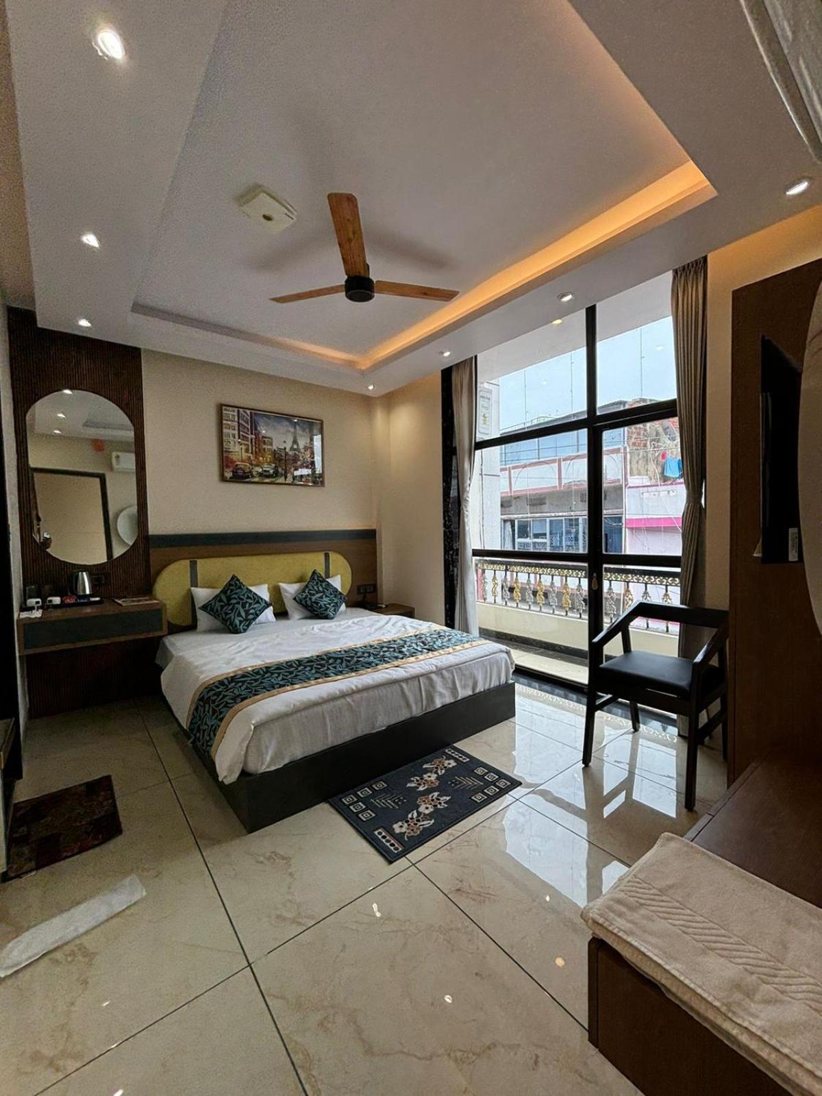 Hotel Shakuntla Palace - 400 Meters Away From Vishnu Pad Temple 7 Mins Walk Gaya Esterno foto