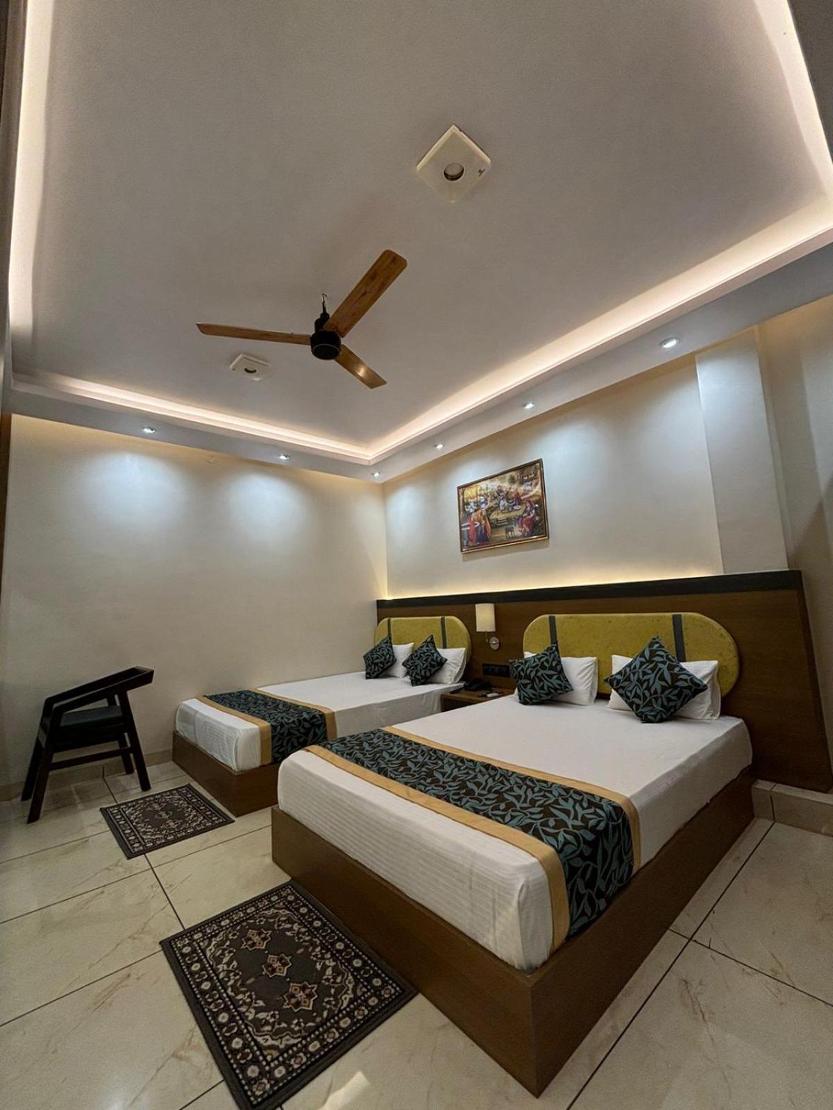 Hotel Shakuntla Palace - 400 Meters Away From Vishnu Pad Temple 7 Mins Walk Gaya Esterno foto